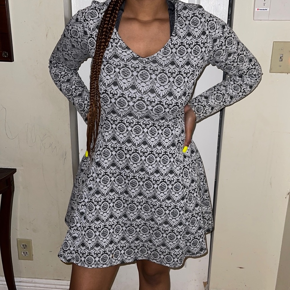 Never wore. It says XL but I wear size 4-6. Fitted